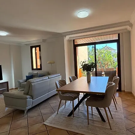 Elegant Near Sea And Port Banus Homestay *